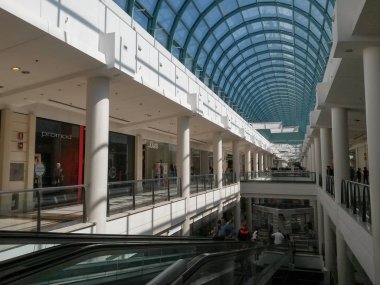 Orio Al Serio, Bergamo, İtalya - Eylül 2015 yaklaşık: Orio Center alışveriş merkezi iç