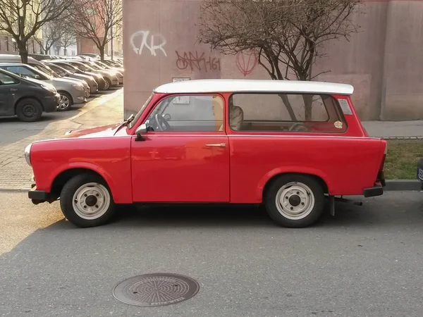 Praga Czechy Około Marca 2015 Red Trabant Samochód Zaparkowany Przy — Zdjęcie stockowe
