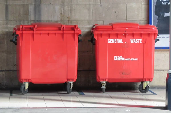 York Reino Unido Circa Agosto 2015 Contenedores Residuos Rojos También — Foto de Stock