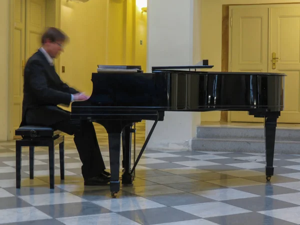 Prague République Tchèque Circa Mars 2015 Portrait Flou Pianiste Non — Photo