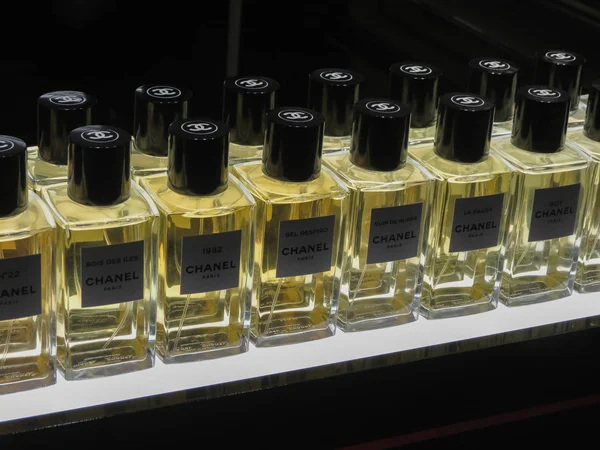 Paris França Circa Março 2018 Frascos Perfume Chanel Diferentes Estilos — Fotografia de Stock