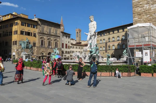 Florencia Italia Circa Junio 2016 Turistas Tomando Fotos Piazza Della — Foto de Stock