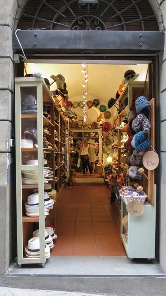 Siena Italy Circa April 2016 Hat Shop City Centre Displaying — Stock Photo, Image