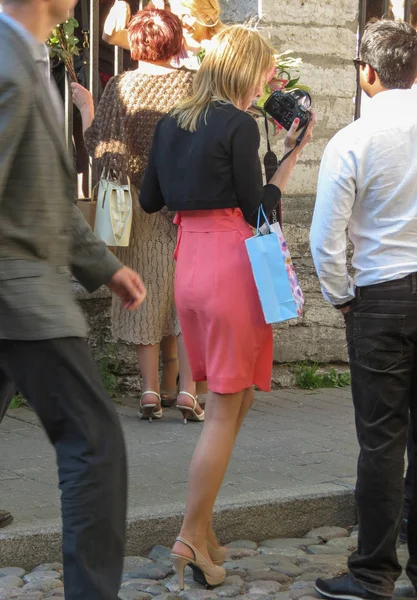 Tallinn Estonia Circa Junio 2012 Personas Elegantemente Vestidas Una Ceremonia — Foto de Stock