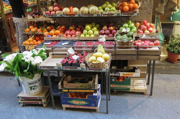 Florence Italië Circa April 2016 Groenten Fruit Vertoning Toonbank Van — Stockfoto