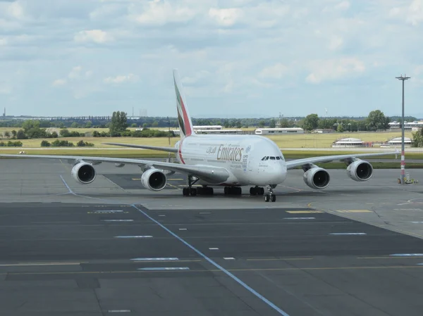 Prague République Tchèque Circa Juillet 2016 Grand Avion Passagers Monde — Photo