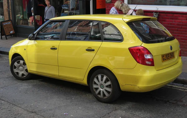 York Circa August 2015 Yellow Skoda Fabia Car Street City — Stock Photo, Image