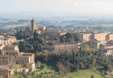 Siena, İtalyan ortaçağdan kalma şehir - şehir merkezinin kuş bakışı manzaralar