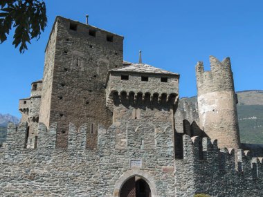 Fenis Ortaçağ Kalesi