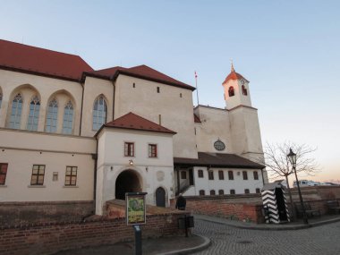 Brno, Çek Cumhuriyeti - yaklaşık Aralık 2017: Spilberk (aka Spielberg) kale ana kapısı ve Kulesi