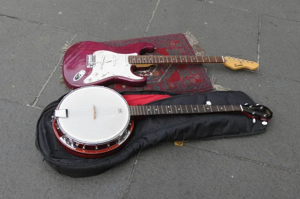 Edinburgh Circa August 2015 Electric Guitar Banjo String Music Instruments — Stock Photo, Image