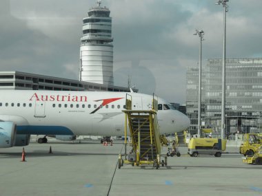 Viyana Schwechat, Avusturya - Kasım 2014 yaklaşık: Austrian Airlines uçak havaalanında