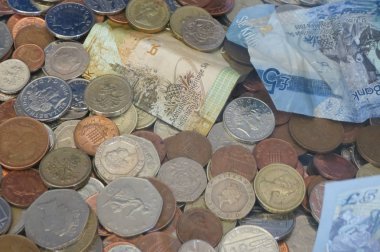 Edinburgh, İngiltere - yaklaşık Ağustos 2015: İskoç Lirası sikke ve banknot para birimi, Birleşik Krallık