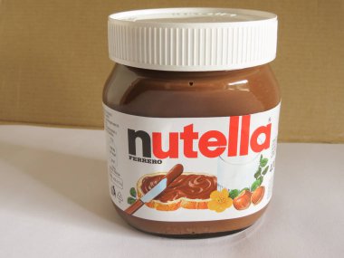 Roma, İtalya - Şubat 2015 yaklaşık: Nutella kavanozu Ferrero Nutella en iyi bilinen İtalyan ürünleri için birkaç on yıl dünya çapında biri olmuştur