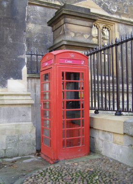 Kırmızı telefon kulübesi K6 (Oxford, İngiltere, Birleşik Krallık)