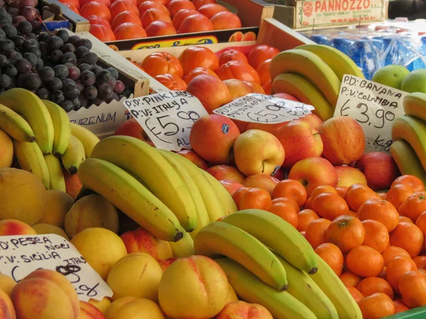 Roma Italia Circa Octubre 2018 Diferentes Tipos Fruta Mostrador Mercado — Foto de Stock