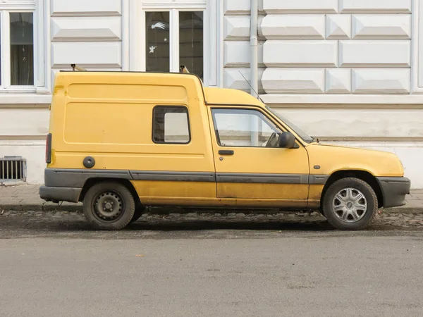 Prague República Checa Circa Março 2015 Yellow Renault Express Van — Fotografia de Stock