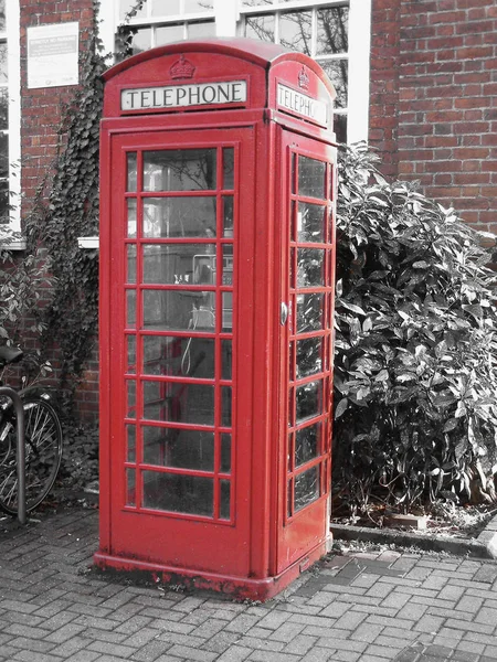 Piros Telefonfülkében Oxford England Egyesült Királyság Ellentétben Fekete Fehér Kép — Stock Fotó