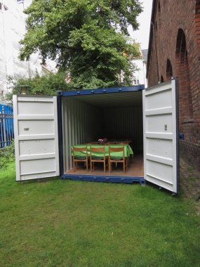 Copenhagen, Danimarka - yaklaşık Ağustos 2017: Restoran tablolarda bir cointainer