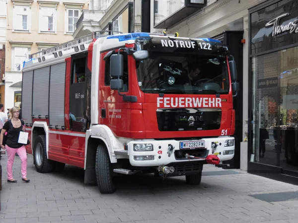 Vienna Áustria Circa Junho 2014 Camião Feuerwehr Que Significa Corpo — Fotografia de Stock