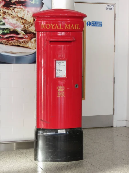 Ocak 2015 Yaklaşık Londra Ngiltere Royal Posta Kırmızı Kutu — Stok fotoğraf