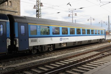 Dresden, Almanya - Mart 2016 yaklaşık: Main station (Dresden Hauptbahnhof Park Tren çek Demiryolları (Ceske drahy))