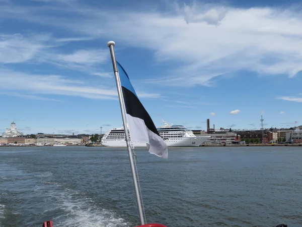 赫尔辛基 大约在 2012 大洋洲游轮 Nautica Cruiseferry 船停泊在海港 — 图库照片
