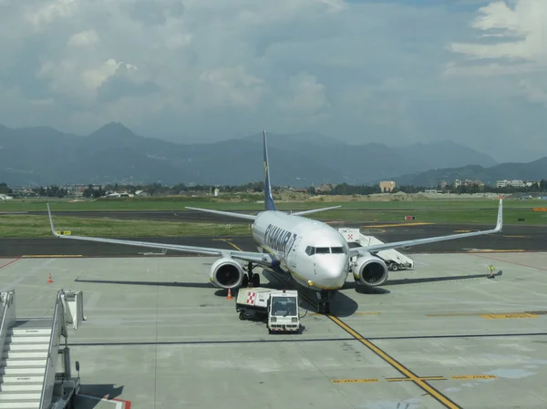 Orio Serio Włochy Circa Wrzesień 2014 Ryanair Jet Airplane Przygotowuje — Zdjęcie stockowe