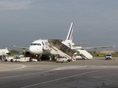 Bologna, İtalya - Kasım 2014 yaklaşık: Air France uçak havaalanında