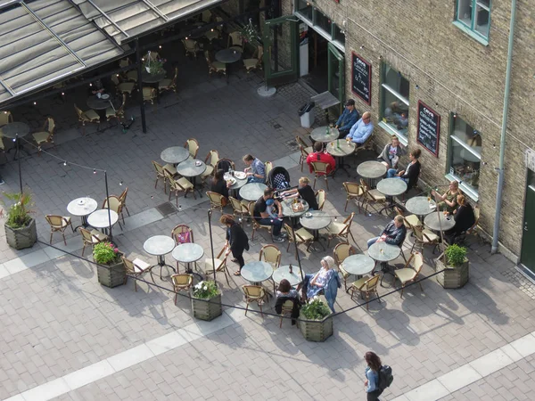 Goteburg Suecia Circa Agosto 2017 Personas Sentadas Bar Aire Libre — Foto de Stock