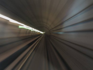 Bir tüp tünel bir yeraltı metro metro ulaşım hattı