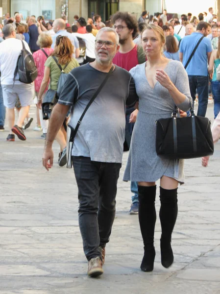 Florencia Italia Circa Octubre 2018 Pareja Multitud —  Fotos de Stock