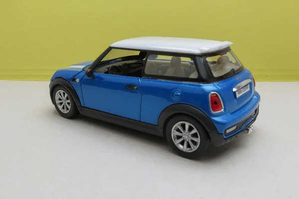 Luz azul Mini Cooper carro (2013 versão ) — Fotografia de Stock