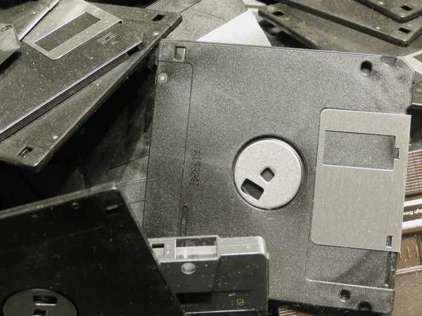 Disques disquettes et cassette TDK — Photo