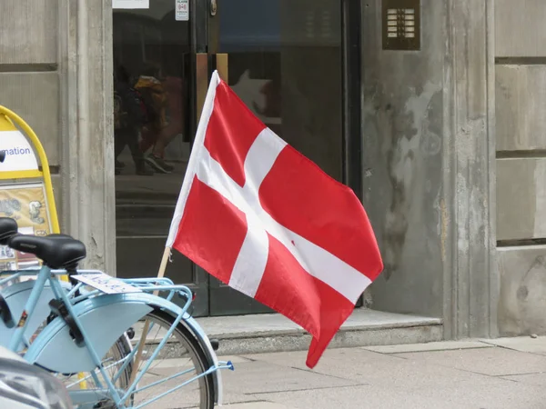 Bandeira dinamarquesa da Dinamarca em Copenhaga — Fotografia de Stock