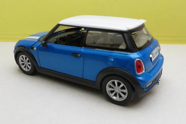 Luz azul Mini Cooper carro (2013 versão ) — Fotografia de Stock