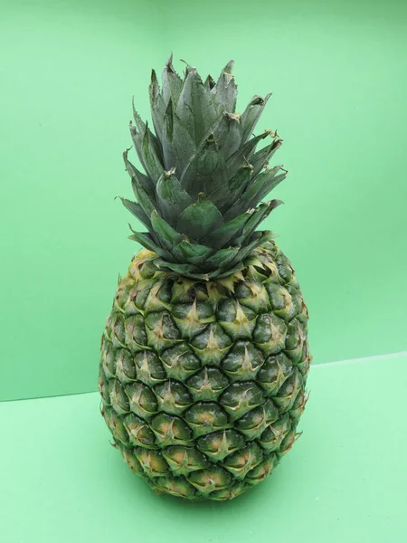 Ananas (ananas comosus) Fruchtfutter — Stockfoto