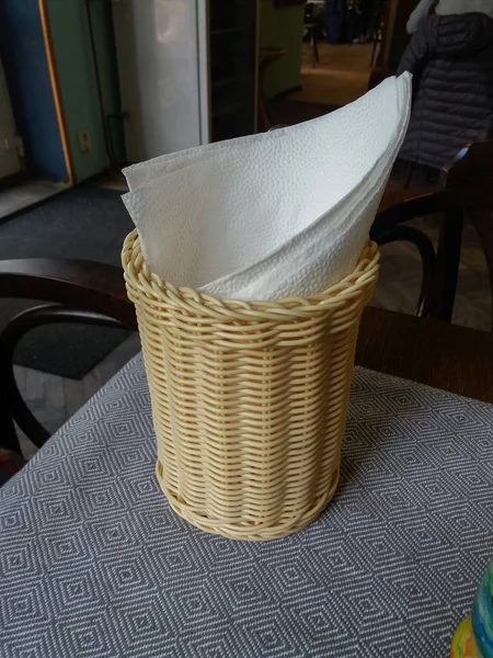 Basket with paper napkins — Stock Photo, Image