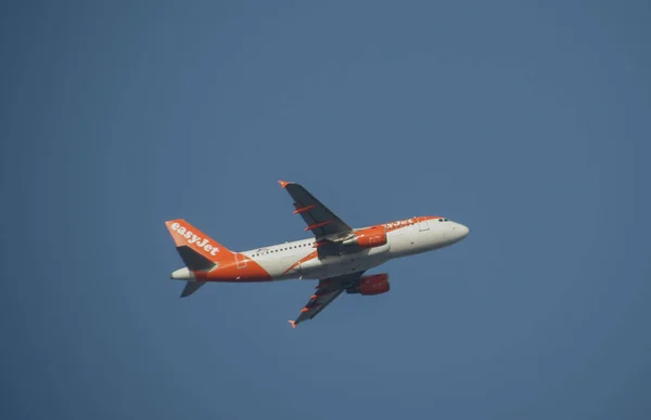 Vuelo EasyJet Airbus A319 en Nápoles — Foto de Stock