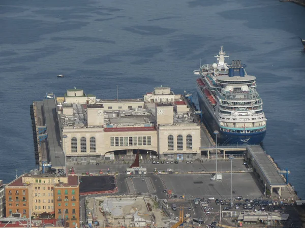 Nave da crociera sovrana, Malta, ormeggiata al porto di Napoli — Foto Stock