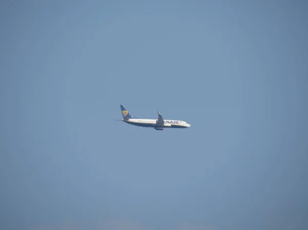 Vuelo de RyanAir Boeing 737-800 en Roma — Foto de Stock