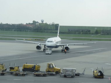 British Airways Airbus A320-232 Viyana Schwechat 'ta taksicilik yapıyor