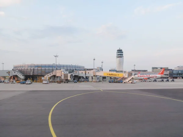 비엔나 의 쉬 와 카트 공항 — 스톡 사진