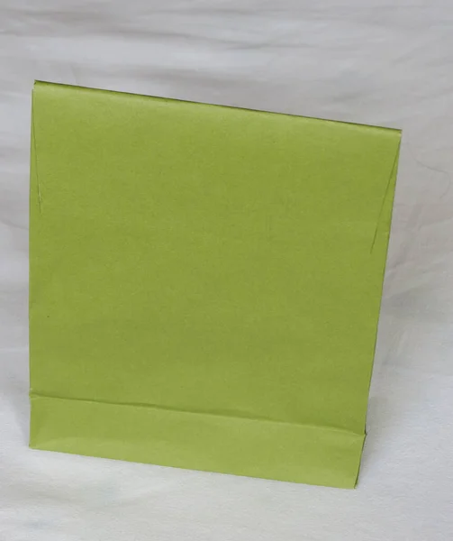 Πράσινη Χάρτινη Σακούλα Για Τον Απογαλακτισμό Προϊόντων — Φωτογραφία Αρχείου