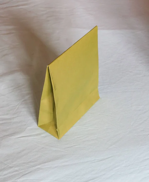 Eine Grüne Papiertüte Zum Aufbewahren Von Waren — Stockfoto