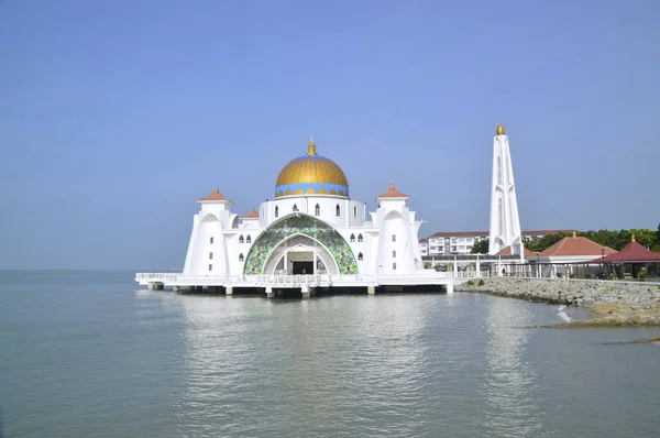 Melaka Straits Mosque Located Bandar Hilir Melaka Malaysia — Fotografia de Stock