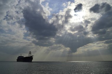 Melaka Plajı'nda güneş ışığı