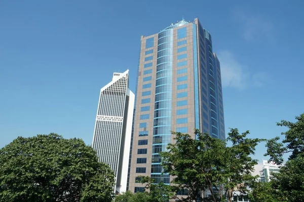 マレーシアのクアラルンプール2020年7月25日緑の都市のコンセプトを持つクアラルンプールの高層ビルの眺め — ストック写真