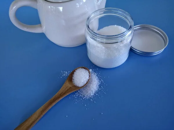 Zucchero Bianco Sfondo Blu — Foto Stock