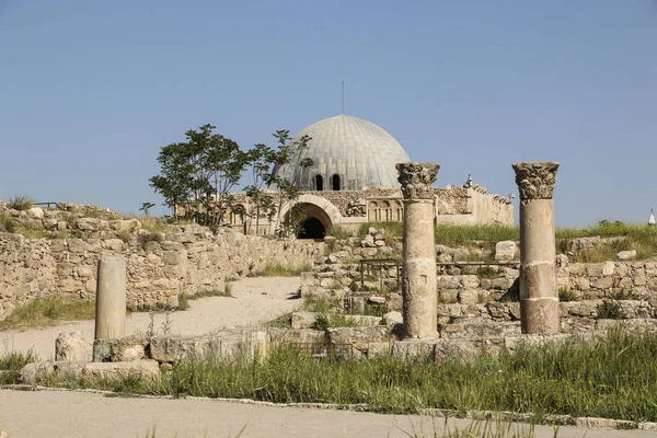 Colonnes Vue Sur Palais Omeyyade Jabal Qal Ancienne Citadelle Romaine — Photo